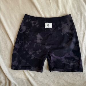 Black Tie-Dye Darc Sport shorts